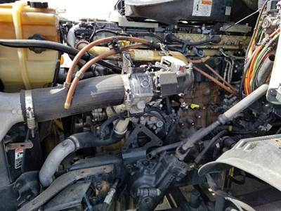 Detroit DD15 Engine for a Freightliner ST120