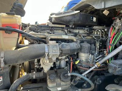 Detroit DD15 Engine for a Freightliner CASCADIA 125