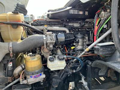 Detroit DD15 Engine for a Freightliner CASCADIA 125