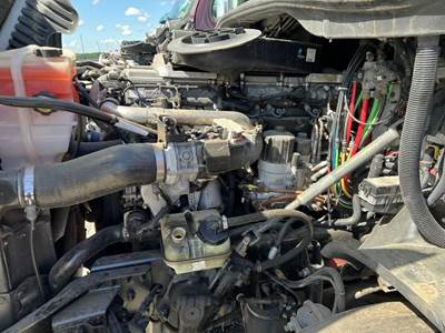 Detroit DD15 Engine for a Freightliner CASCADIA 125