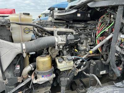 Detroit DD15 Engine for a Freightliner CASCADIA 125