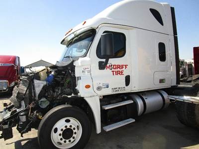 Detroit DD15 Engine for a Freightliner CASCADIA 125