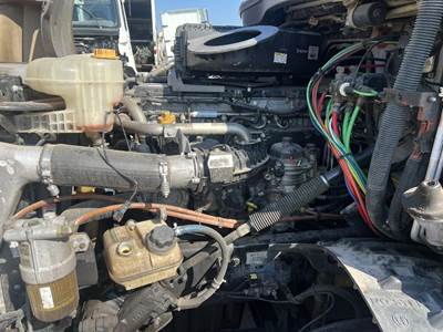 Detroit DD15 Engine for a Freightliner CASCADIA