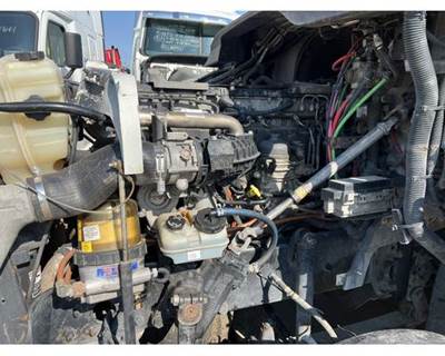 Detroit DD15 Engine for a Freightliner CASCADIA