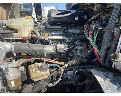 Detroit DD15 Engine for a Freightliner CASCADIA