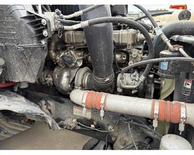 Detroit DD15 Engine for a Freightliner CASCADIA
