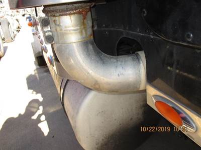 Freightliner FLD 132 XL CLASSIC Right Exhaust Stack for a Freightliner FLD132 XL CLASSIC