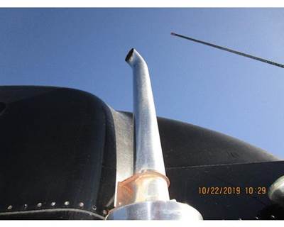 Freightliner FLD132 Classic XL Right Exhaust Stack for a Freightliner FLD132 XL CLASSIC