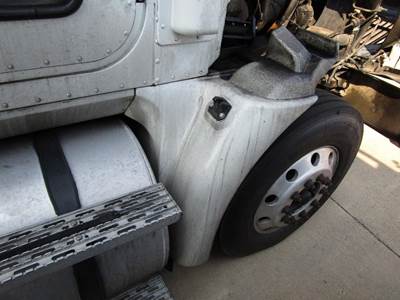 International 9400i Right Fender Extension