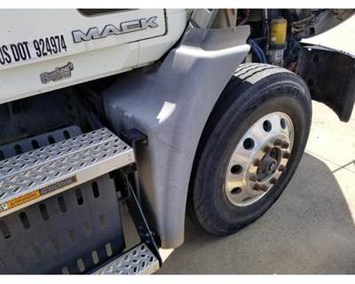 Mack Pinnacle CXU612 Right Fender Extension for a Mack CXU612