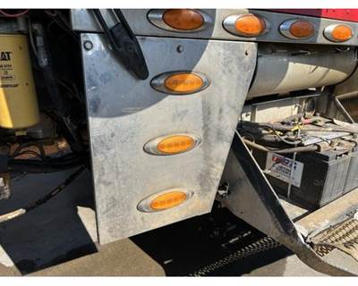 Peterbilt 379 Left Fender Extension