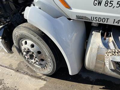Peterbilt 579 Left Fender Extension