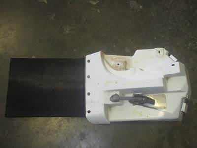 USED CHEVROLET KODIAK RH FENDER EXTENSION OEM # 15670942