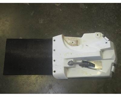 USED CHEVROLET KODIAK RH FENDER EXTENSION OEM # 15670942
