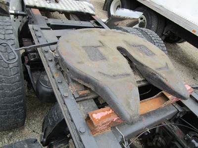 Fontaine AIR SLIDE Fifth Wheel for a Peterbilt 379