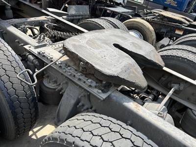 Fontaine AIR SLIDE Fifth Wheel for a Freightliner CASCADIA 125