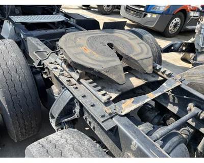 Holland AIR SLIDE Fifth Wheel for a Kenworth T680
