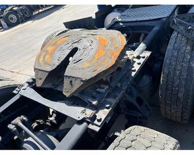Holland AIR SLIDE Fifth Wheel for a Kenworth T680
