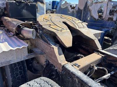 Holland STATIONARY Fifth Wheel for a Peterbilt 389