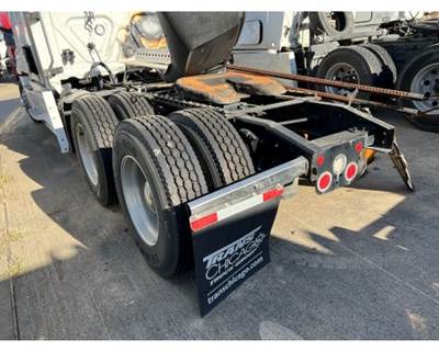Alliance CASCADIA 126 Cutoff for a Freightliner CASCADIA 126
