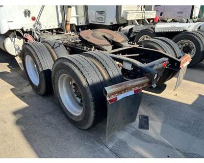Eaton COLUMBIA 120 Cutoff for a Freightliner COLUMBIA 120