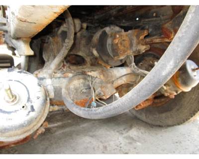 Mack CH613 Cutoff
