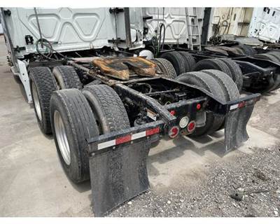 Rockwell CASCADIA 125 Cutoff for a Freightliner CASCADIA 125