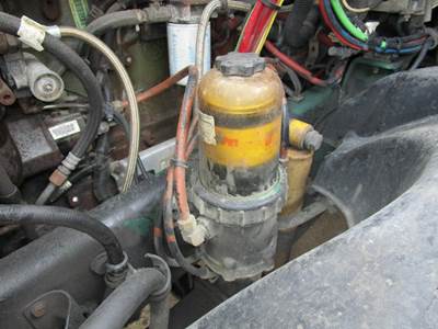 Davco 380 Fuel / Water Separator for a Freightliner COLUMBIA 120