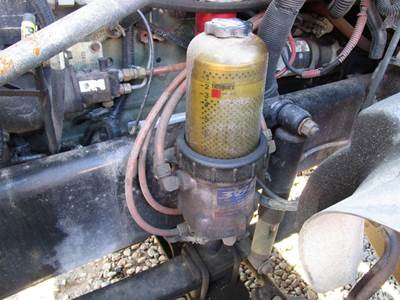Davco 382 Fuel / Water Separator for a Freightliner ST120