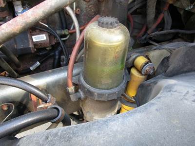 Davco 382 Fuel / Water Separator for a Freightliner COLUMBIA 120