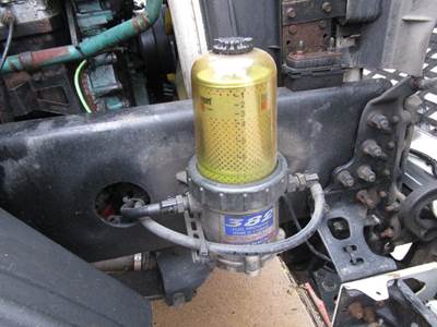 Davco 382 Fuel / Water Separator for a Volvo VNL