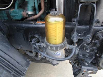 Davco 382 Fuel / Water Separator for a Volvo VNL