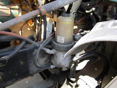 Davco 382 Fuel / Water Separator for a Freightliner COLUMBIA 120