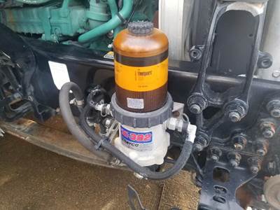 Davco 382 Fuel / Water Separator for a Volvo VNL
