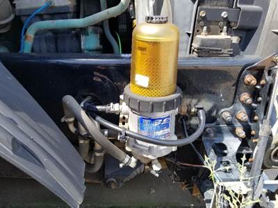 Davco 382 Fuel / Water Separator for a Volvo VNL