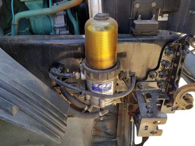 Davco 382 Fuel / Water Separator for a Volvo VNL