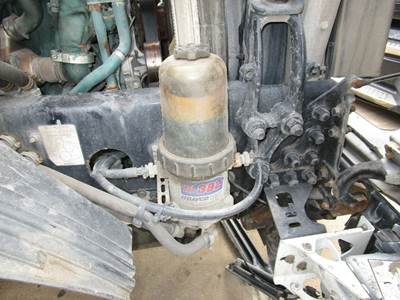 Davco 382 Fuel / Water Separator for a Volvo VNL