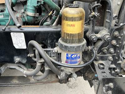 Davco 382 Fuel / Water Separator for a Volvo VNL