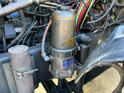 Davco 382 Fuel / Water Separator for a Freightliner ST120