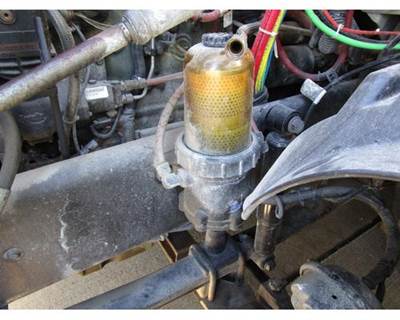 Davco 382 Fuel / Water Separator for a Freightliner ST120