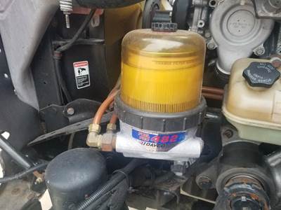 Davco 482 Fuel / Water Separator for a Freightliner CASCADIA 125
