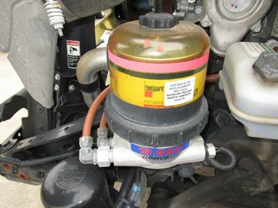 Davco 482 Fuel / Water Separator for a Freightliner CASCADIA 125