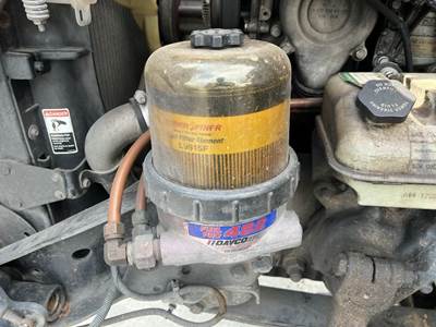 Davco 482 Fuel / Water Separator for a Freightliner CASCADIA 125