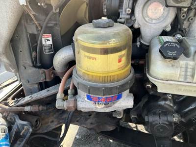 Davco 482 Fuel / Water Separator for a Freightliner CASCADIA 125