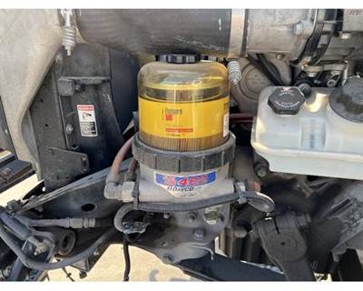 Davco 482 Fuel / Water Separator for a Freightliner CASCADIA 125