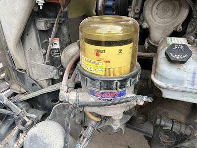 Davco 487 Fuel / Water Separator for a Freightliner CASCADIA 125