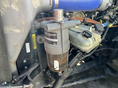 Detroit CASCADIA 126 Fuel / Water Separator for a Freightliner CASCADIA 126