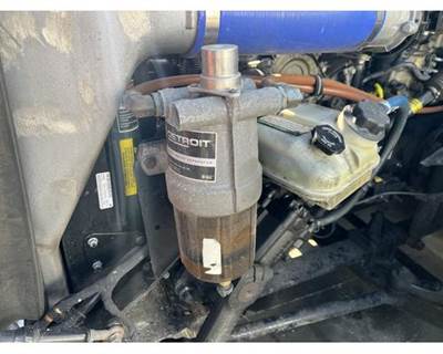 Detroit CASCADIA 126 Fuel / Water Separator for a Freightliner CASCADIA 126