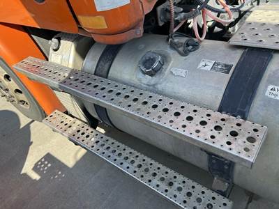 Freightliner Cascadia 113 Fuel Tank Strap / Bracket for a Freightliner CASCADIA 113BBC