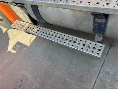 Freightliner Cascadia 113 Fuel Tank Strap / Bracket for a Freightliner CASCADIA 113BBC